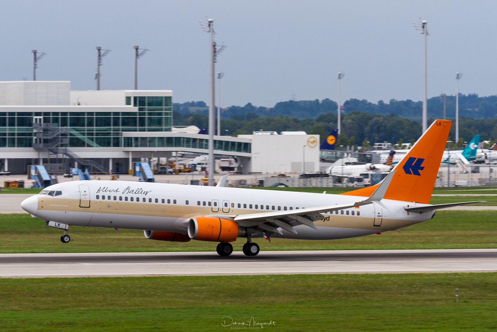 TUI fly / Boeing 737-855 / D-AHLK / MUC / EDDM